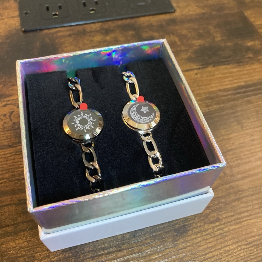 Totwoo Sun & Moon Touch Bracelet Set Figaro Chain Full Set